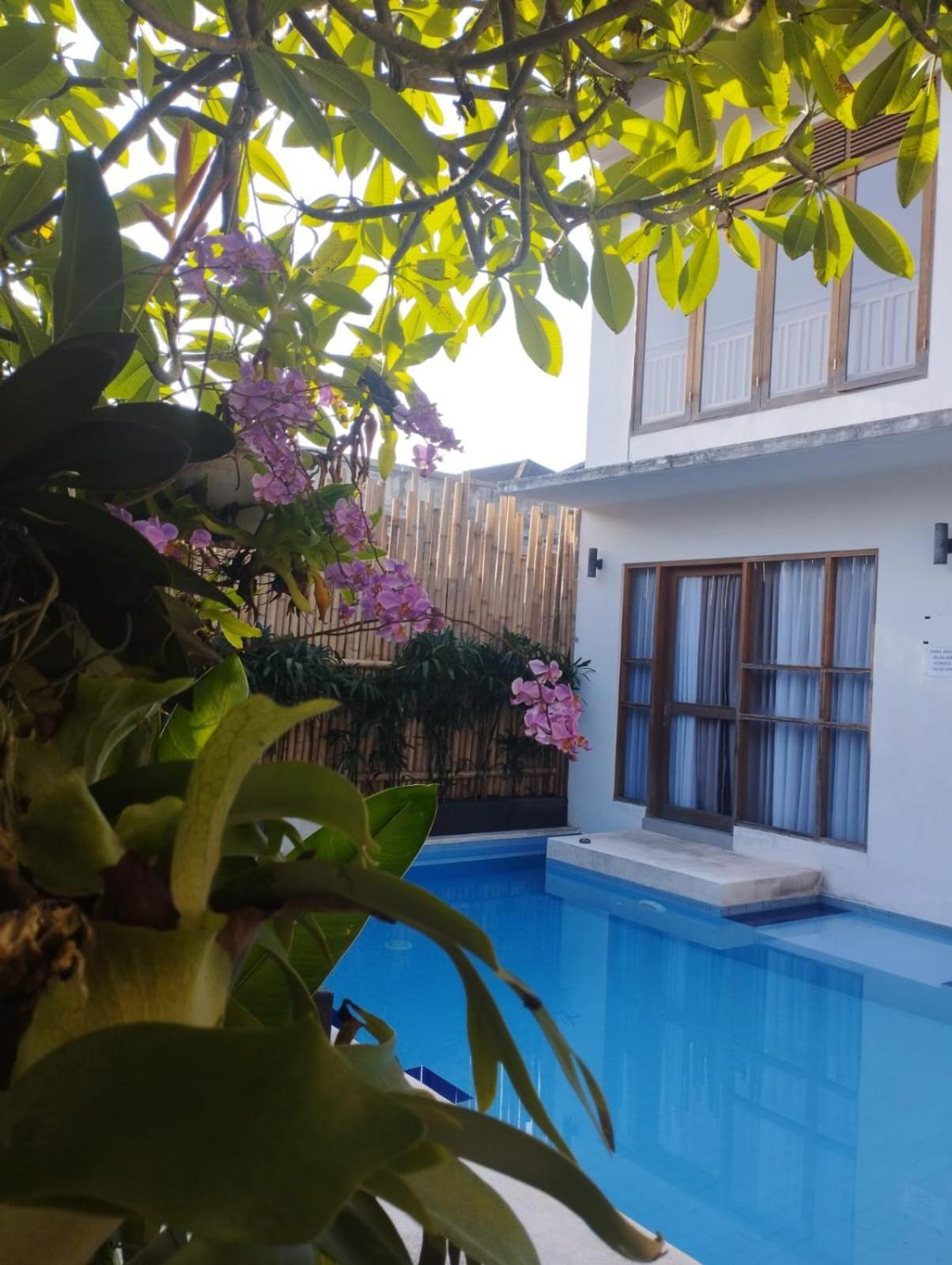 Pudak Sari Unizou Hostel Kuta Lombok Eksteriør billede